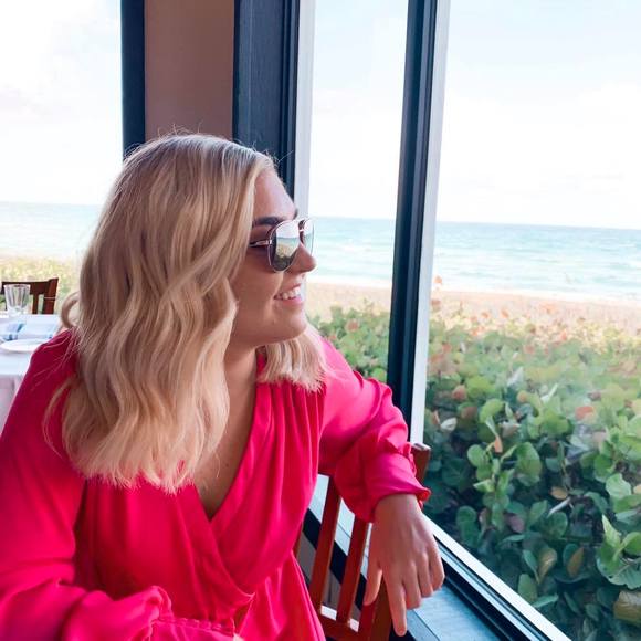 Meet your Posher, Danielle - Picture 1 of 1